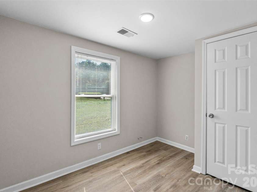 6124 Old Mt Holly Road, Charlotte, NC 28208.  MLS# CAR4421243, YatesRealty ID 48968. 