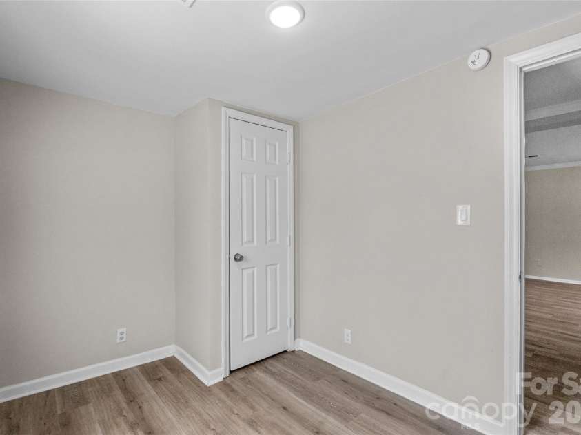 6124 Old Mt Holly Road, Charlotte, NC 28208.  MLS# CAR4421243, YatesRealty ID 48968. 