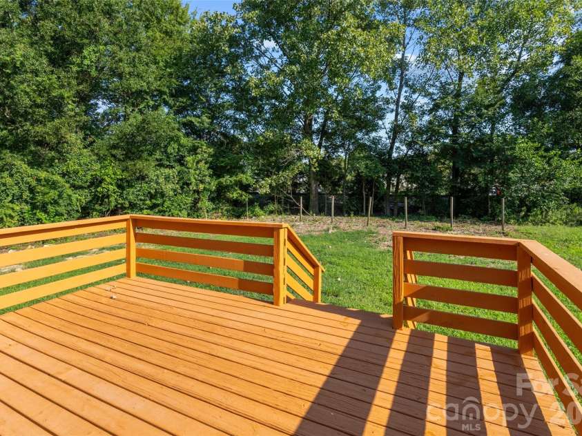 6124 Old Mt Holly Road, Charlotte, NC 28208.  MLS# CAR4421243, YatesRealty ID 48968. 
