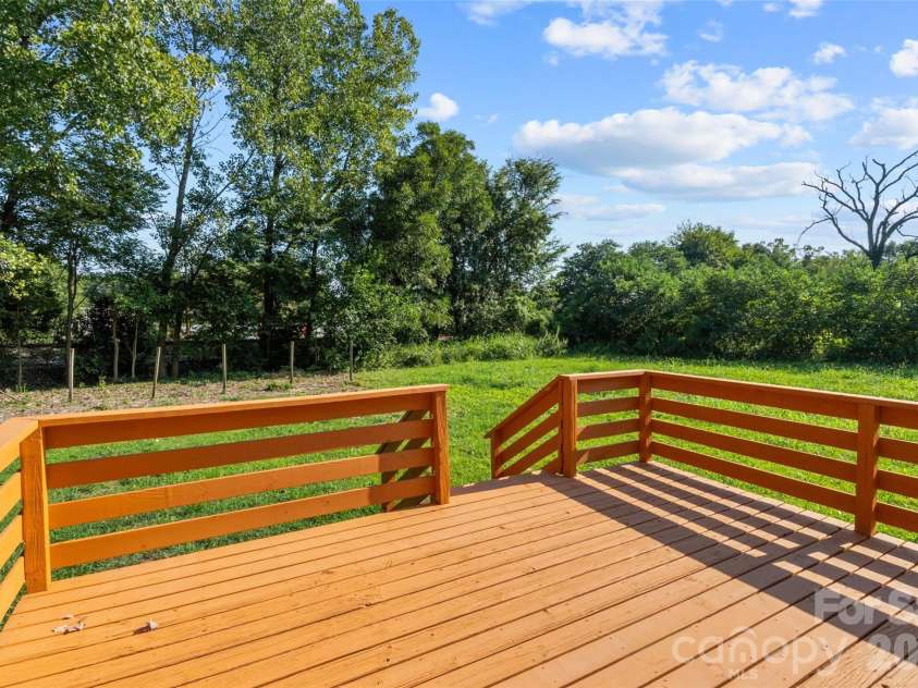 6124 Old Mt Holly Road, Charlotte, NC 28208.  MLS# CAR4421243, YatesRealty ID 48968. 