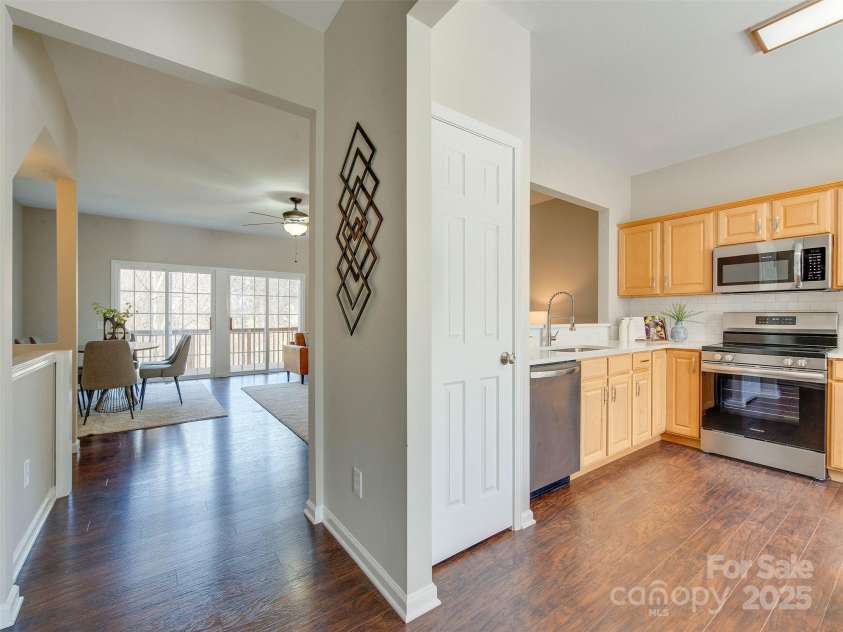 5417 Werburgh Street, Charlotte, NC 28209.  MLS# CAR4235693, YatesRealty ID 4897. 