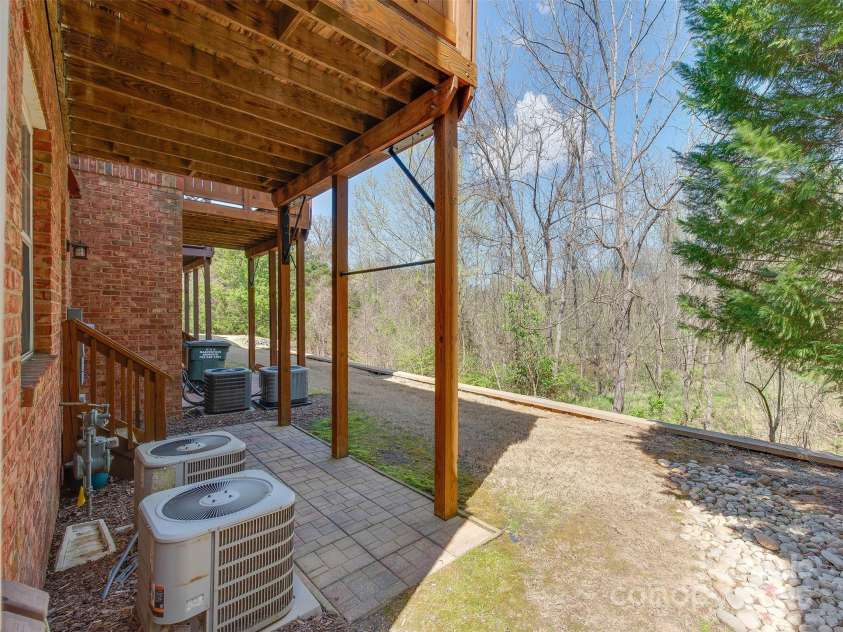 5417 Werburgh Street, Charlotte, NC 28209.  MLS# CAR4235693, YatesRealty ID 4897. 