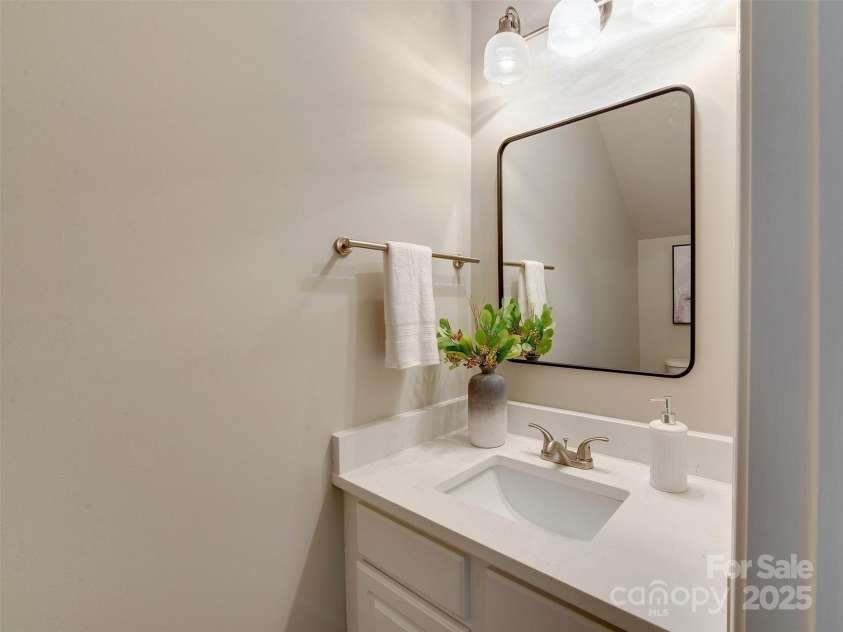 5417 Werburgh Street, Charlotte, NC 28209.  MLS# CAR4235693, YatesRealty ID 4897. 