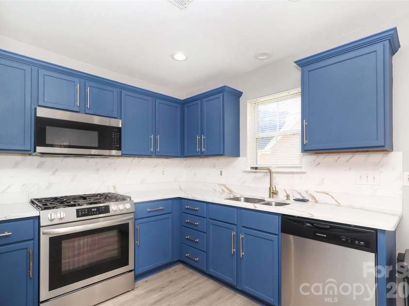 7200 Petal Court, Charlotte, NC 28227.  MLS# CAR4355720, YatesRealty ID 4897. 