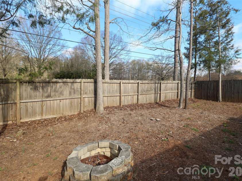 7200 Petal Court, Charlotte, NC 28227.  MLS# CAR4355720, YatesRealty ID 4897. 
