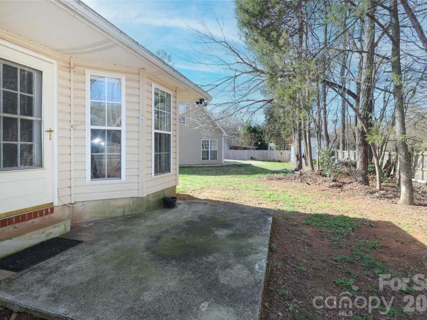 7200 Petal Court, Charlotte, NC 28227.  MLS# CAR4355720, YatesRealty ID 4897. 