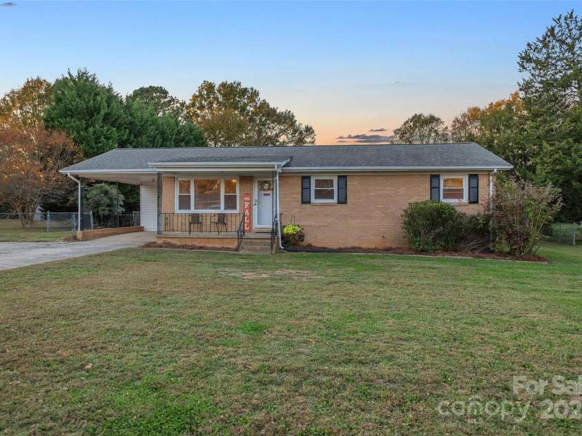 913 Harper Road, Gastonia, NC 28056.  MLS# CAR4314996, YatesRealty ID 48972. 