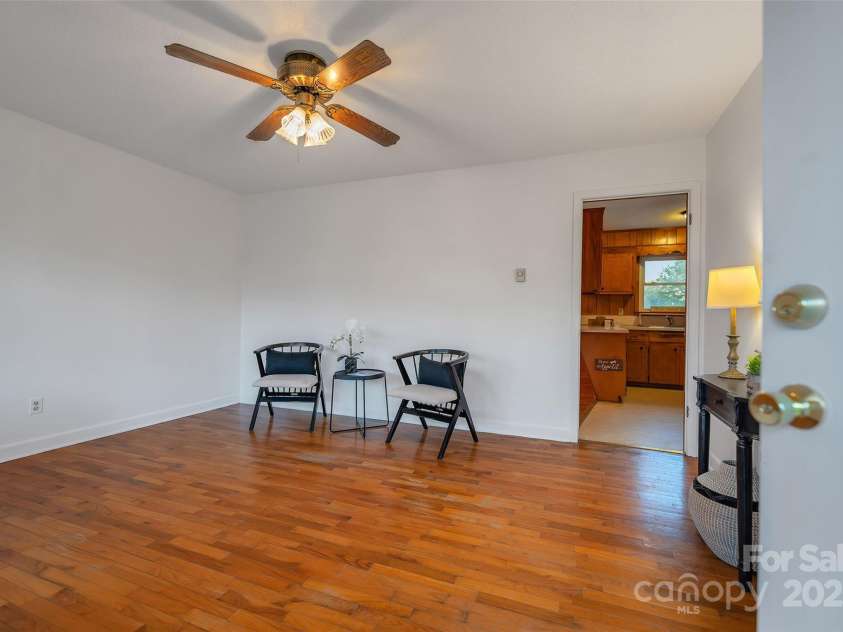 913 Harper Road, Gastonia, NC 28056.  MLS# CAR4314996, YatesRealty ID 48972. 