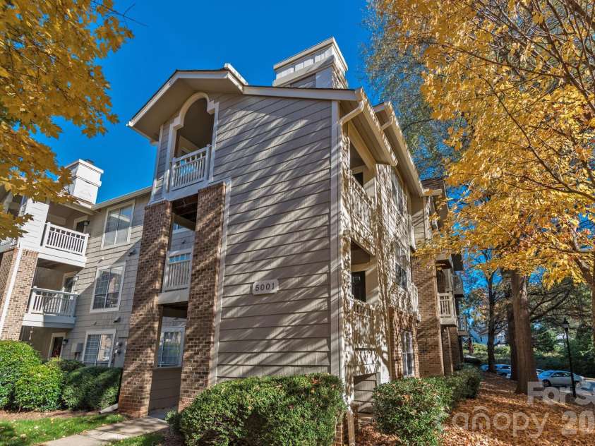 5001 Sharon Road, Charlotte, NC 28210.  MLS# CAR4420767, YatesRealty ID 48975. 