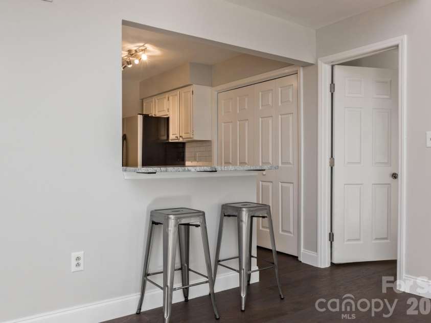 5001 Sharon Road, Charlotte, NC 28210.  MLS# CAR4420767, YatesRealty ID 48975. 