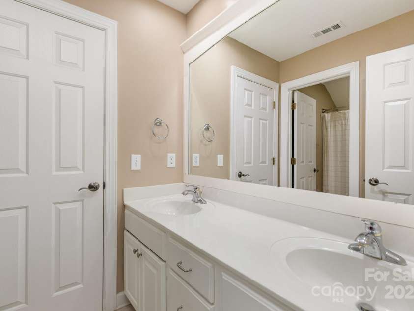 3646 Hogan Court, Conover, NC 28613.  MLS# CAR4321487, YatesRealty ID 4898. 