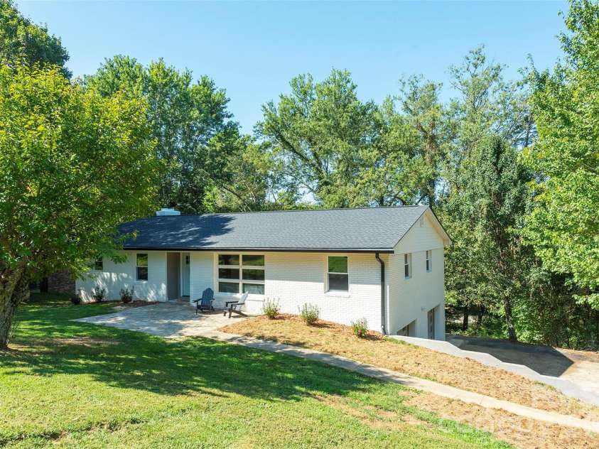 68 Sun Valley Drive, Alexander, NC 28701.  MLS# CAR4421813, YatesRealty ID 48982. 