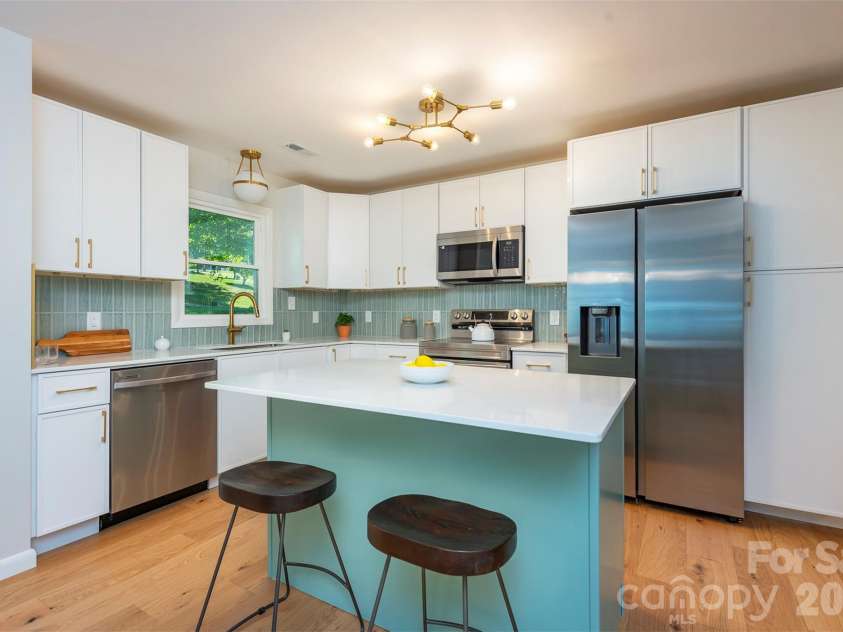 68 Sun Valley Drive, Alexander, NC 28701.  MLS# CAR4421813, YatesRealty ID 48982. 