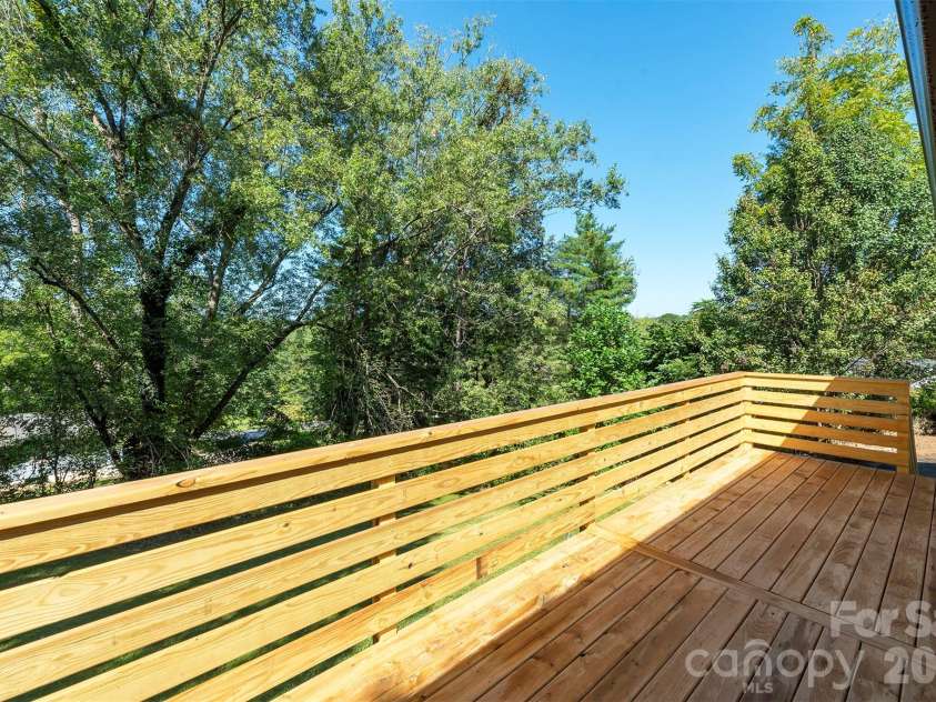 68 Sun Valley Drive, Alexander, NC 28701.  MLS# CAR4421813, YatesRealty ID 48982. 