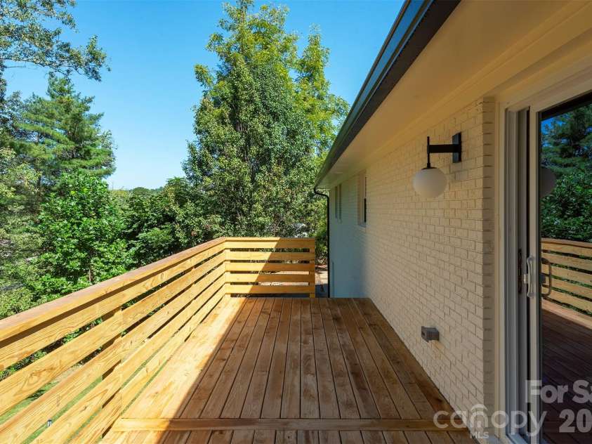 68 Sun Valley Drive, Alexander, NC 28701.  MLS# CAR4421813, YatesRealty ID 48982. 