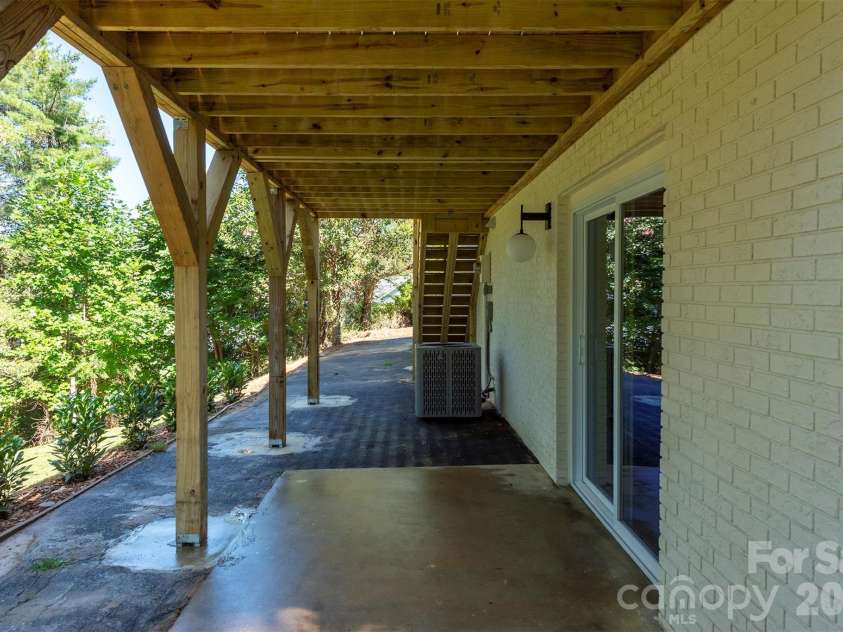 68 Sun Valley Drive, Alexander, NC 28701.  MLS# CAR4421813, YatesRealty ID 48982. 