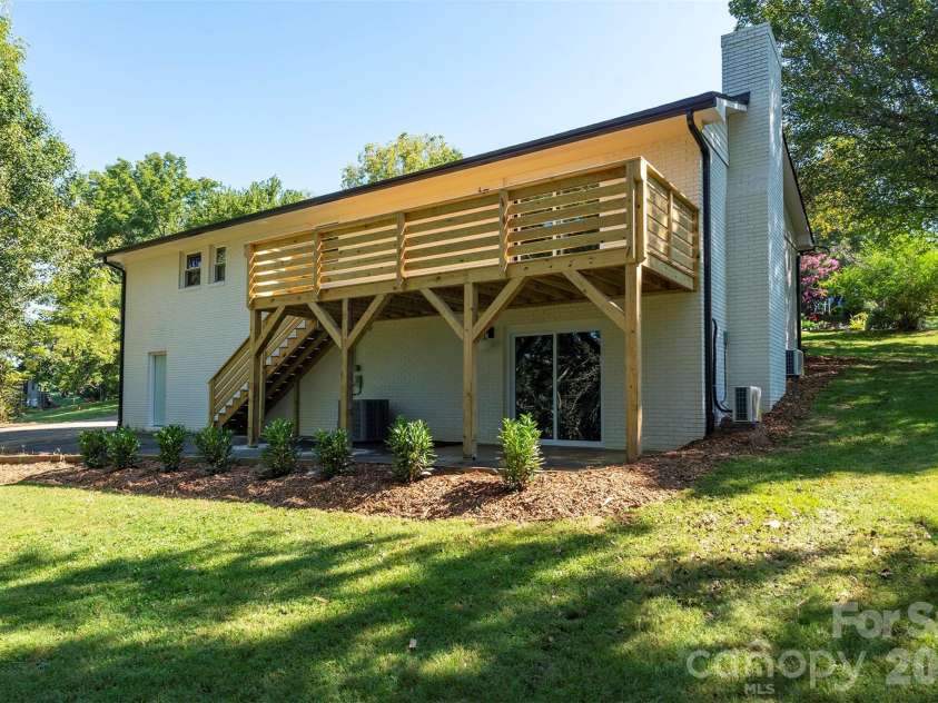 68 Sun Valley Drive, Alexander, NC 28701.  MLS# CAR4421813, YatesRealty ID 48982. 