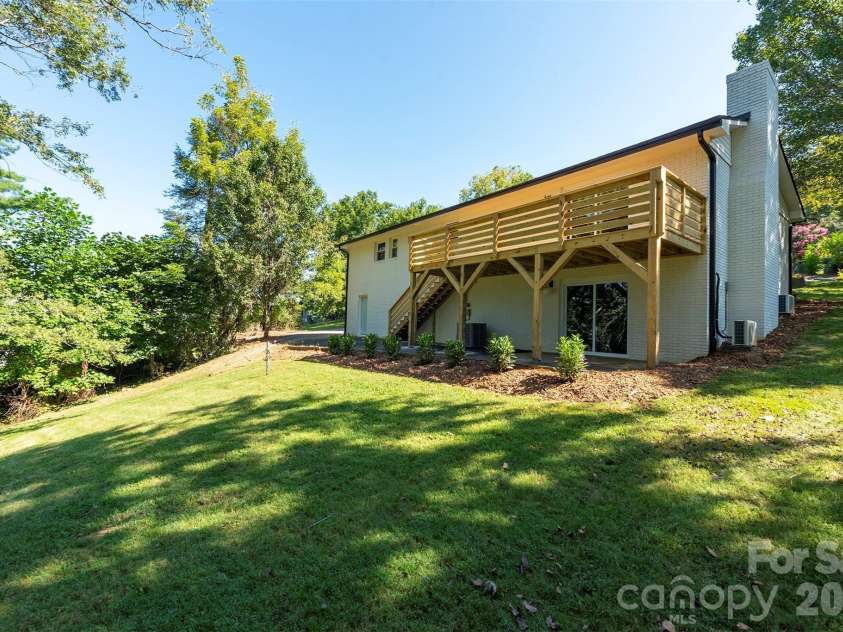 68 Sun Valley Drive, Alexander, NC 28701.  MLS# CAR4421813, YatesRealty ID 48982. 