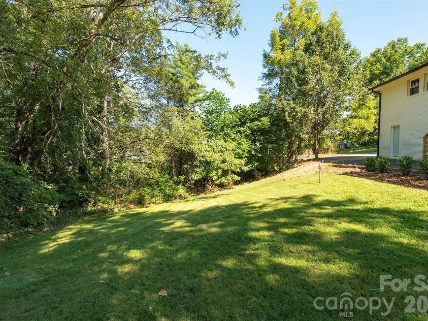 68 Sun Valley Drive, Alexander, NC 28701.  MLS# CAR4421813, YatesRealty ID 48982. 