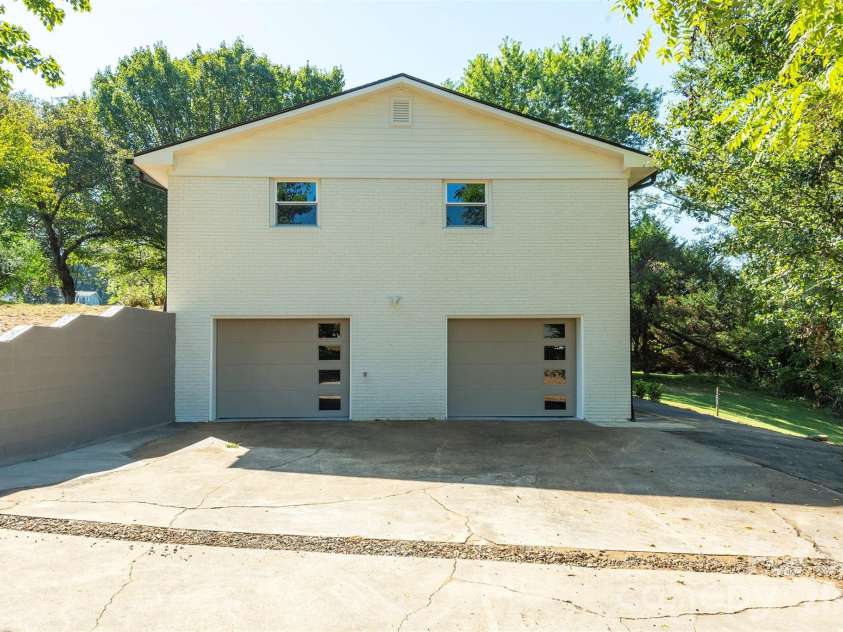 68 Sun Valley Drive, Alexander, NC 28701.  MLS# CAR4421813, YatesRealty ID 48982. 