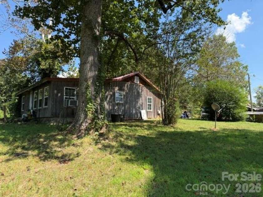 3205 Oran Yount Lane, Granite Falls, NC 28630.  MLS# CAR4421889, YatesRealty ID 48984. 