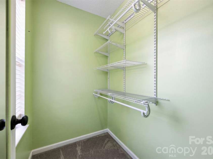 10409 Northwoods Forest Drive, Charlotte, NC 28214.  MLS# CAR4421652, YatesRealty ID 48987. 