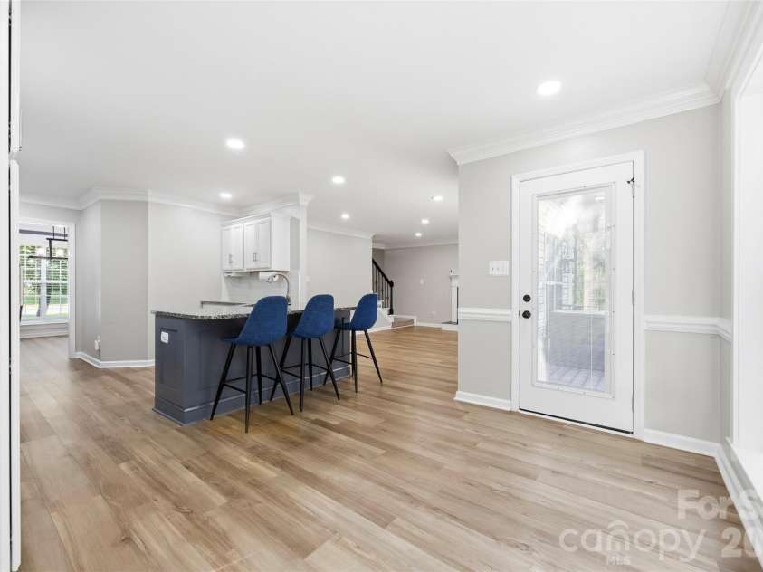 10409 Northwoods Forest Drive, Charlotte, NC 28214.  MLS# CAR4421652, YatesRealty ID 48987. 