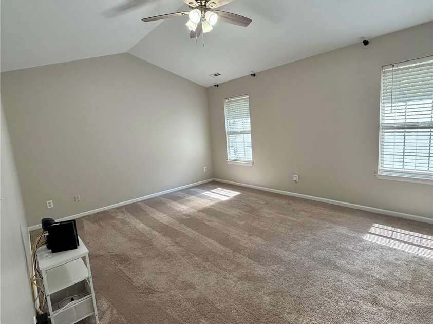 10409 Northwoods Forest Drive, Charlotte, NC 28214.  MLS# CAR4421652, YatesRealty ID 48987. 