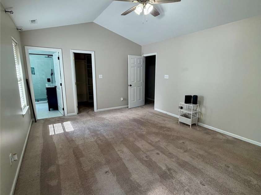 10409 Northwoods Forest Drive, Charlotte, NC 28214.  MLS# CAR4421652, YatesRealty ID 48987. 