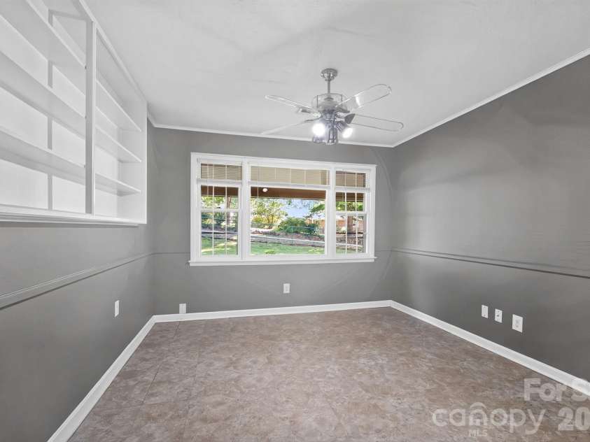 2 Independence Boulevard, Asheville, NC 28805.  MLS# CAR4419918, YatesRealty ID 48988. Bonus Room/2nd Bedroom in 2nd Living Quarters