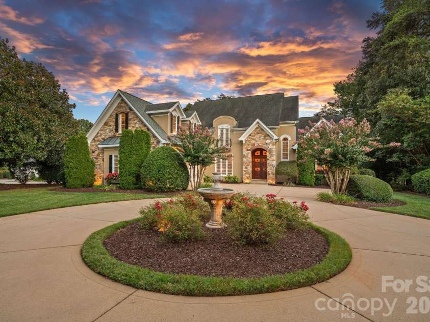 18350 Invergordon Lane, Cornelius, NC 28031.  MLS# CAR4421803, YatesRealty ID 48989. 
