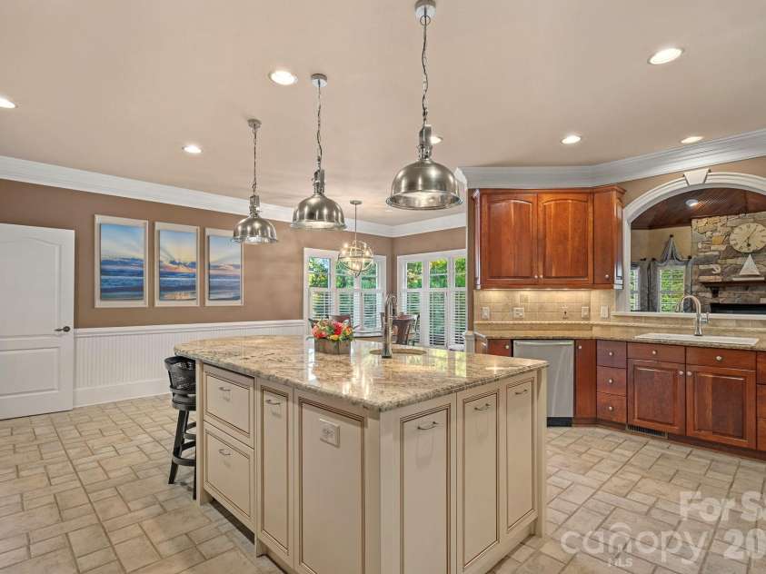 18350 Invergordon Lane, Cornelius, NC 28031.  MLS# CAR4421803, YatesRealty ID 48989. 