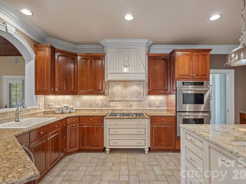 18350 Invergordon Lane, Cornelius, NC 28031.  MLS# CAR4421803, YatesRealty ID 48989. 