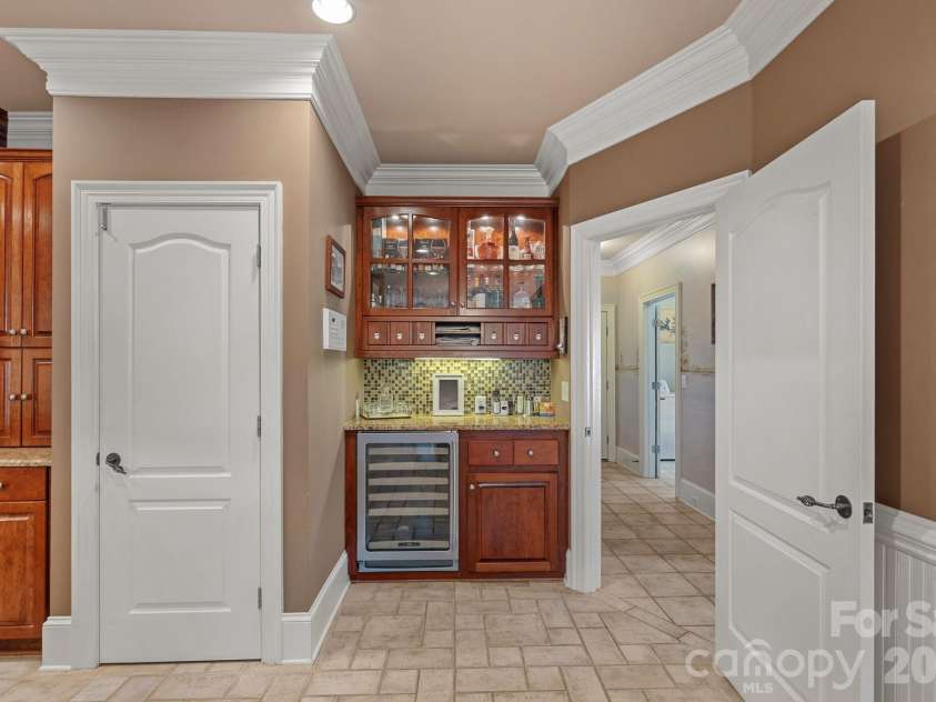18350 Invergordon Lane, Cornelius, NC 28031.  MLS# CAR4421803, YatesRealty ID 48989. 