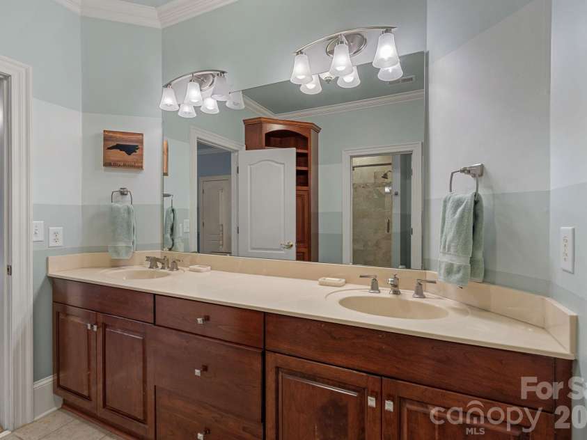 18350 Invergordon Lane, Cornelius, NC 28031.  MLS# CAR4421803, YatesRealty ID 48989. 
