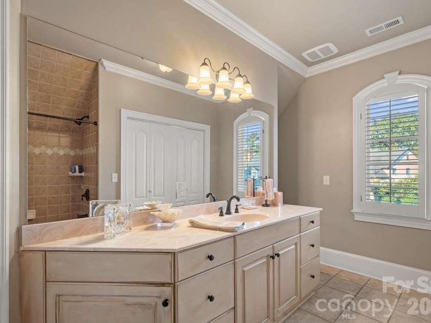 18350 Invergordon Lane, Cornelius, NC 28031.  MLS# CAR4421803, YatesRealty ID 48989. 