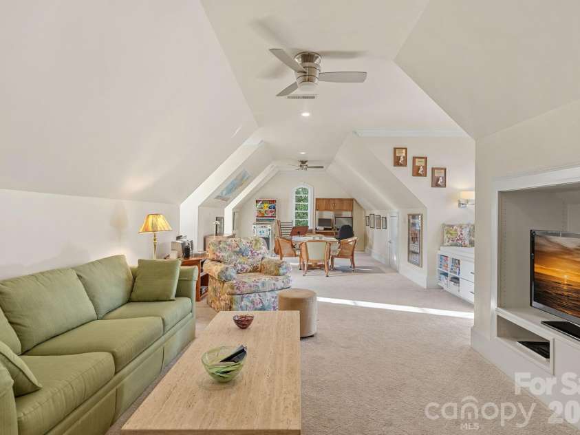 18350 Invergordon Lane, Cornelius, NC 28031.  MLS# CAR4421803, YatesRealty ID 48989. 