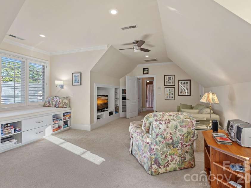 18350 Invergordon Lane, Cornelius, NC 28031.  MLS# CAR4421803, YatesRealty ID 48989. 