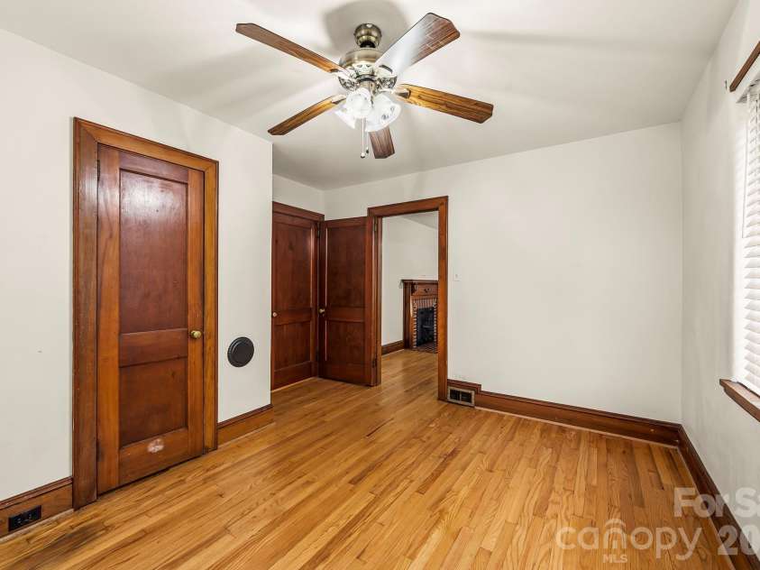 1001 Clemmonsville Road, Winston Salem, NC 27127.  MLS# CAR4341471, YatesRealty ID 4899. 