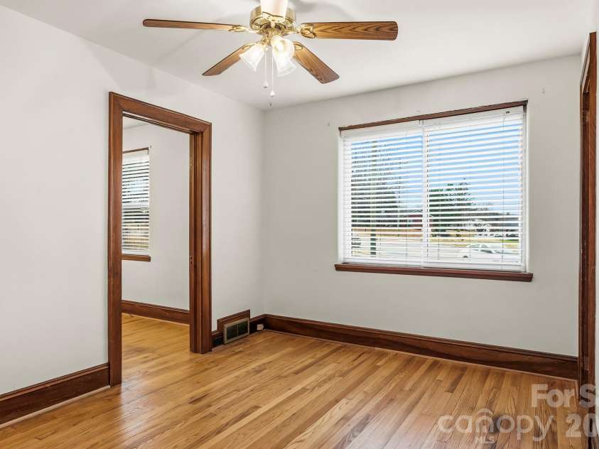 1001 Clemmonsville Road, Winston Salem, NC 27127.  MLS# CAR4341471, YatesRealty ID 4899. 