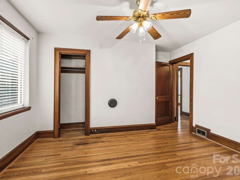 1001 Clemmonsville Road, Winston Salem, NC 27127.  MLS# CAR4341471, YatesRealty ID 4899. 