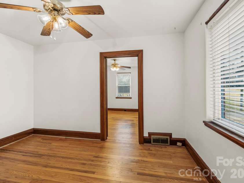 1001 Clemmonsville Road, Winston Salem, NC 27127.  MLS# CAR4341471, YatesRealty ID 4899. 