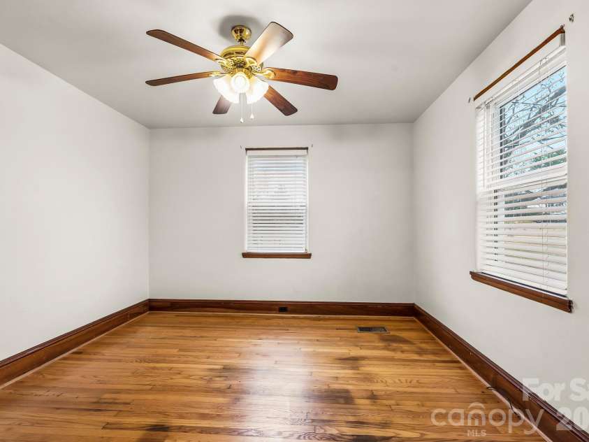 1001 Clemmonsville Road, Winston Salem, NC 27127.  MLS# CAR4341471, YatesRealty ID 4899. 