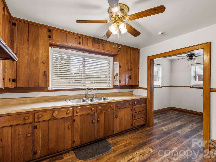 1001 Clemmonsville Road, Winston Salem, NC 27127.  MLS# CAR4341471, YatesRealty ID 4899. 