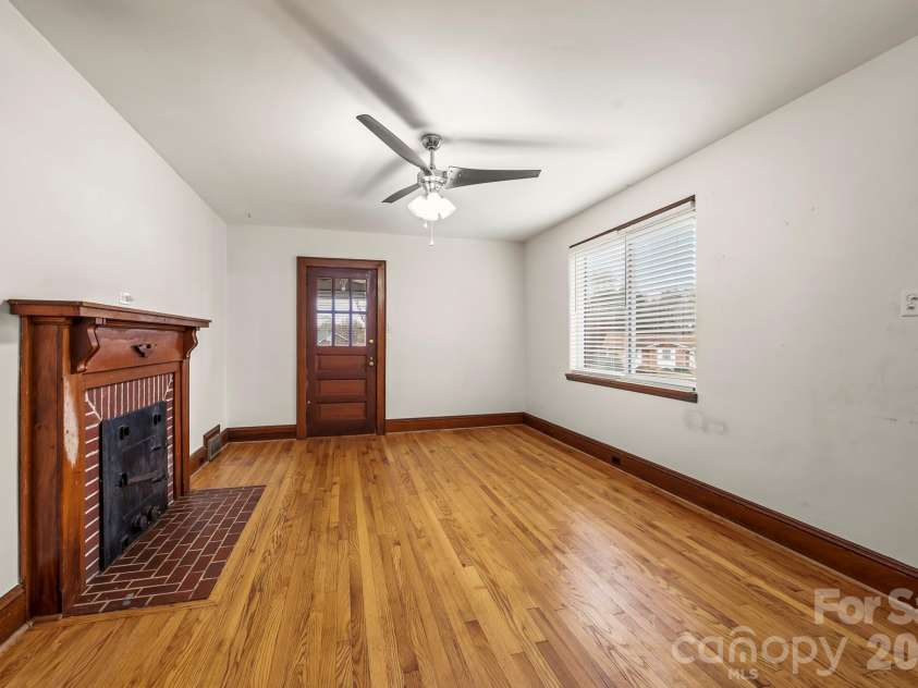 1001 Clemmonsville Road, Winston Salem, NC 27127.  MLS# CAR4341471, YatesRealty ID 4899. 