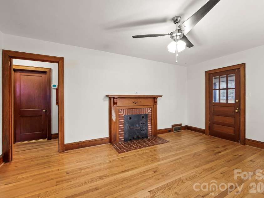 1001 Clemmonsville Road, Winston Salem, NC 27127.  MLS# CAR4341471, YatesRealty ID 4899. 