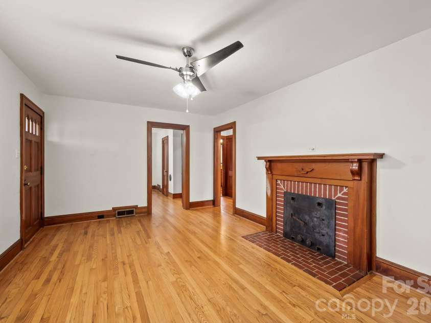 1001 Clemmonsville Road, Winston Salem, NC 27127.  MLS# CAR4341471, YatesRealty ID 4899. 