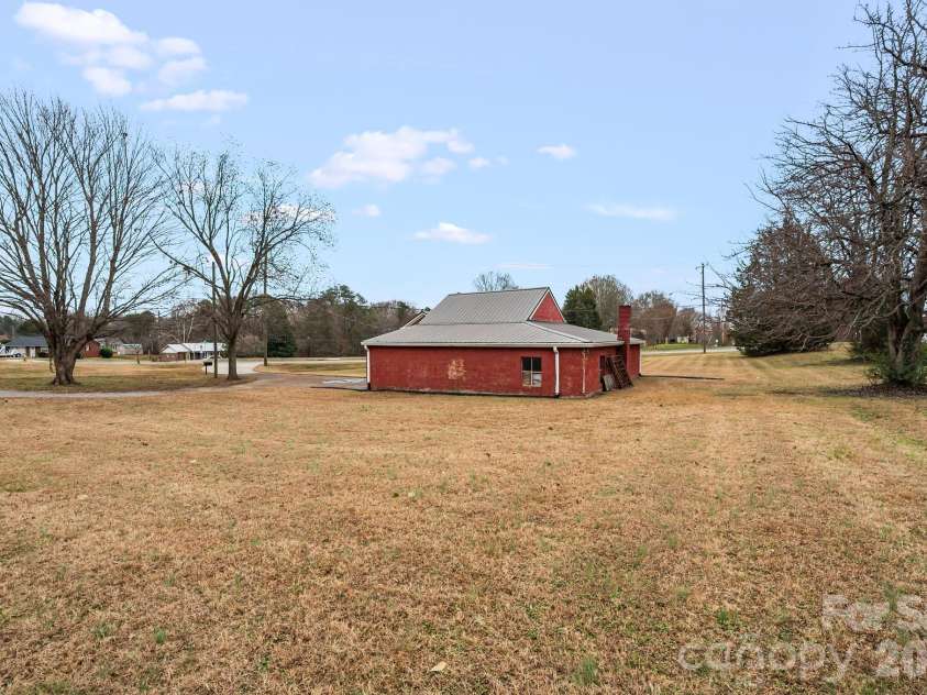 1001 Clemmonsville Road, Winston Salem, NC 27127.  MLS# CAR4341471, YatesRealty ID 4899. 