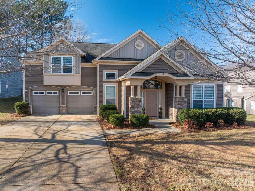 104 Barley Court, Mount Holly, NC 28120.  MLS# CAR4334232, YatesRealty ID 4899. 