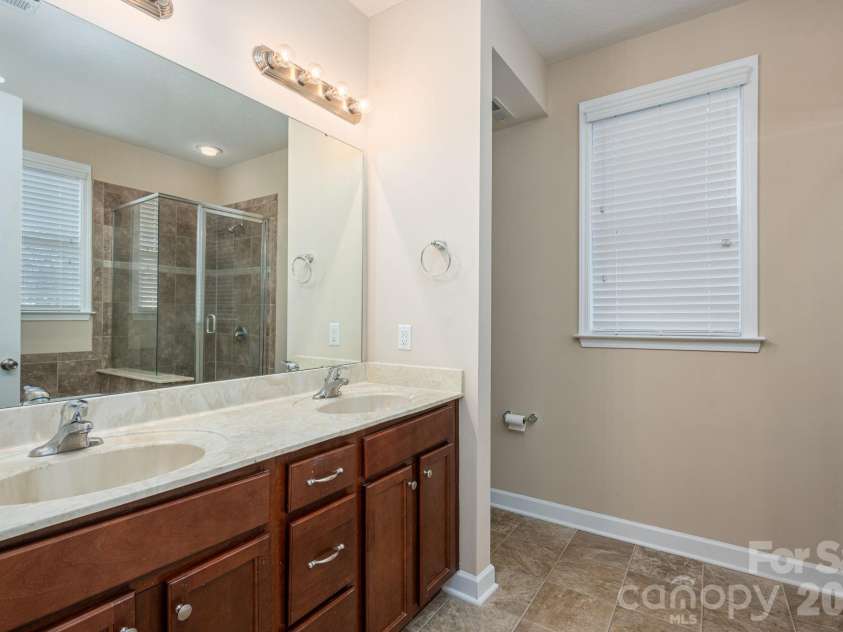 104 Barley Court, Mount Holly, NC 28120.  MLS# CAR4334232, YatesRealty ID 4899. Primary ensuite